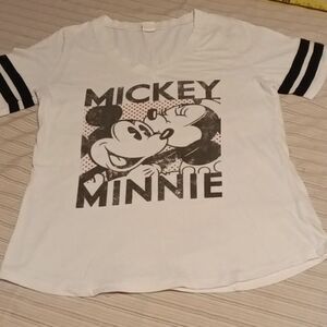 Mickey and Minnie Tee - Size: Medium      (0475)